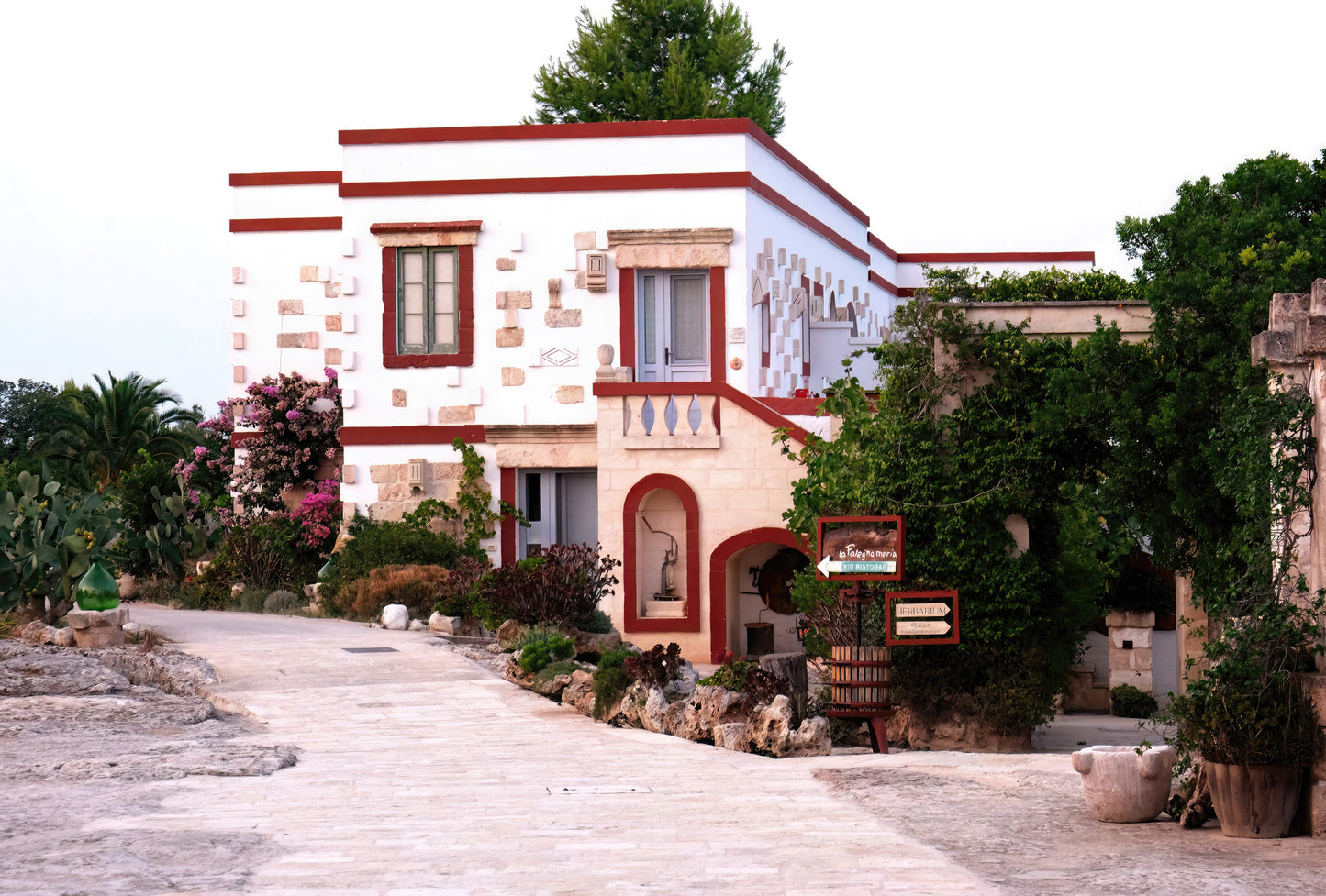 Masseria Montenapoleone, Puglia - Fine Art photography print on Hahnemühle German Etching paper